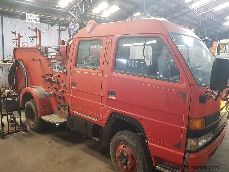 Used Isuzu Fire Truck 4WD AWD 2000 Fire Truck 4WD 