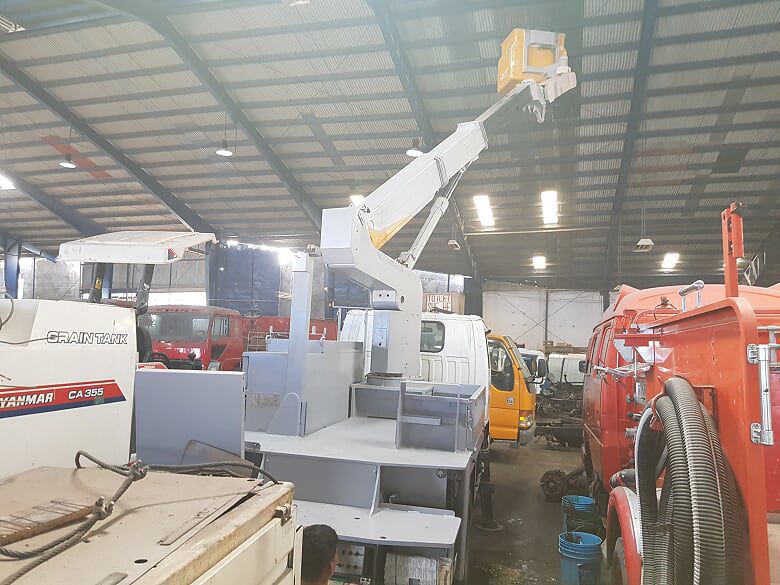 Used Isuzu Manlift 2000 Manlift for sale Cavite Isuzu Manlift sales