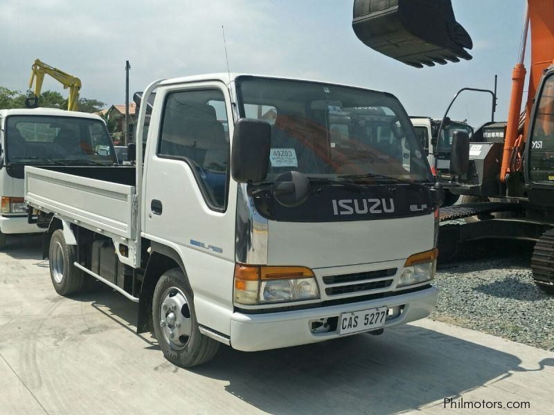 Isuzu NKR in Philippines