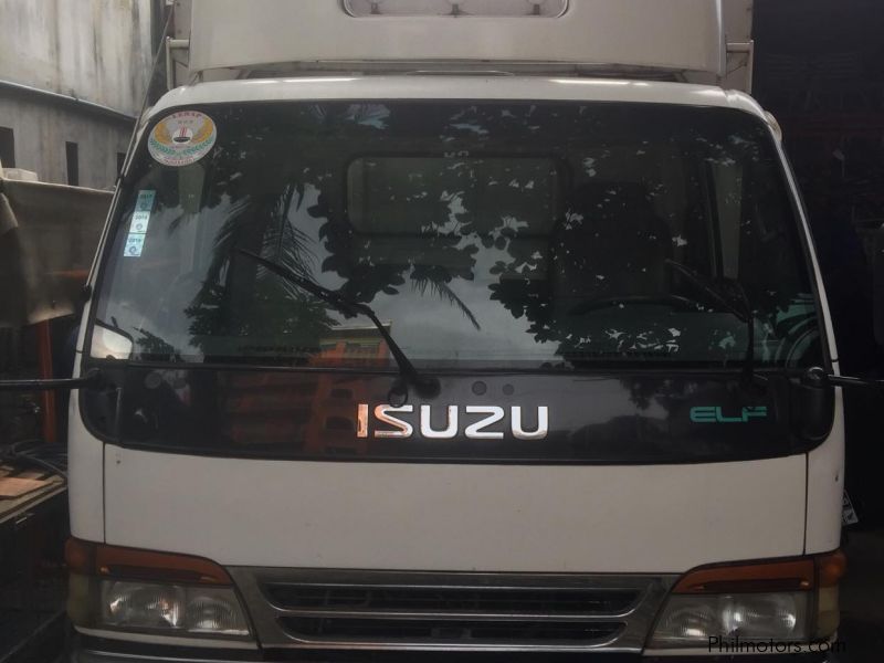 Isuzu NPR 6 wheeler wing van in Philippines