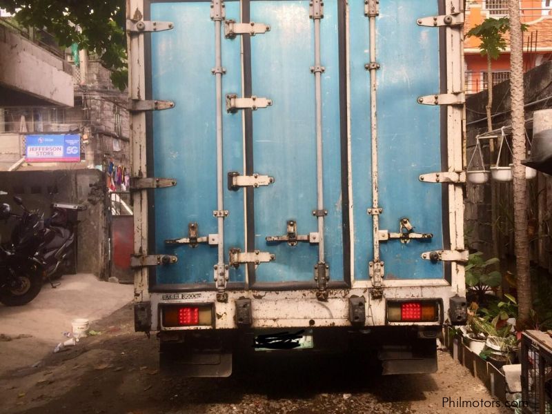 Isuzu NPR 6 wheeler wing van in Philippines