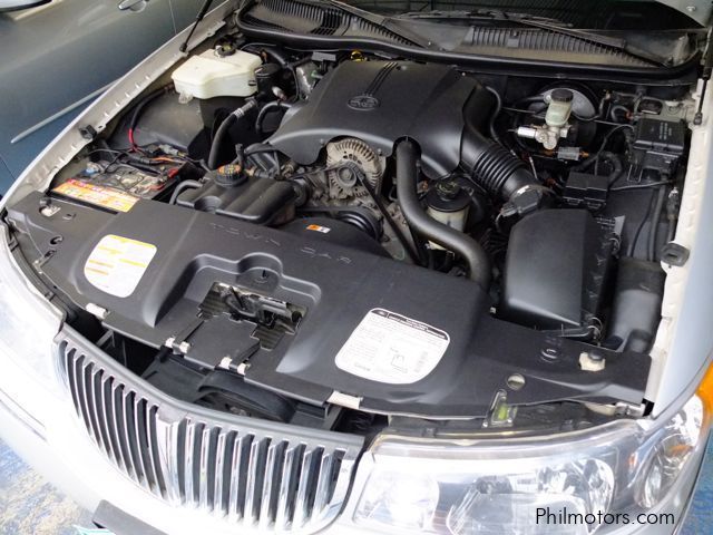 Lincoln Town Car Signature Series in Philippines
