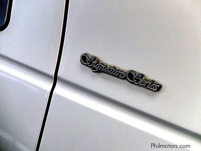 Lincoln Town Car Signature Series in Philippines