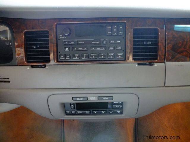 Lincoln Town Car Signature Series in Philippines