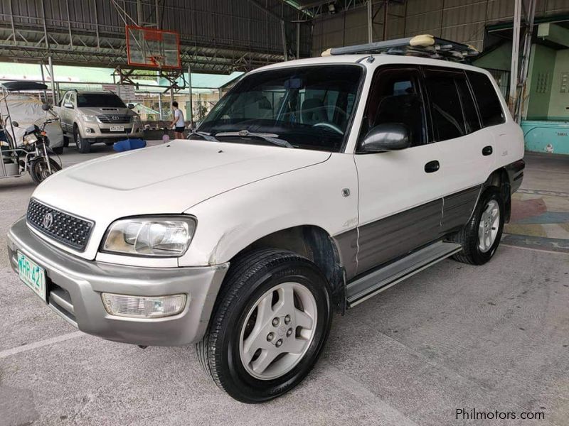 Toyota RAV 4 in Philippines