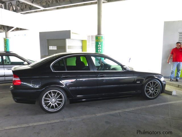 BMW 320i  in Philippines