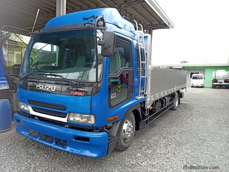 Isuzu Forward Dropside Cargo Truck 3.9 Tons Steel Siding and Cargo in Philippines