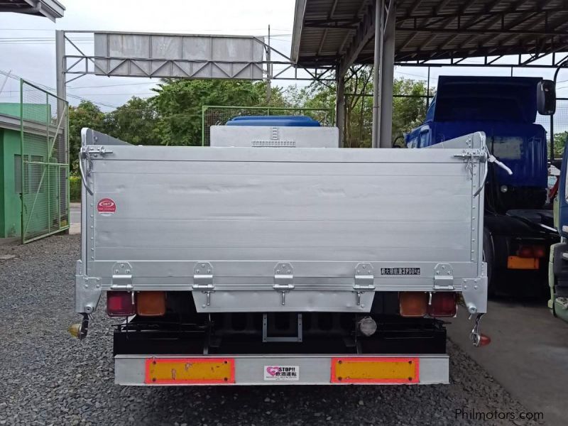 Isuzu Forward Dropside Cargo Truck 3.9 Tons Steel Siding and Cargo in Philippines