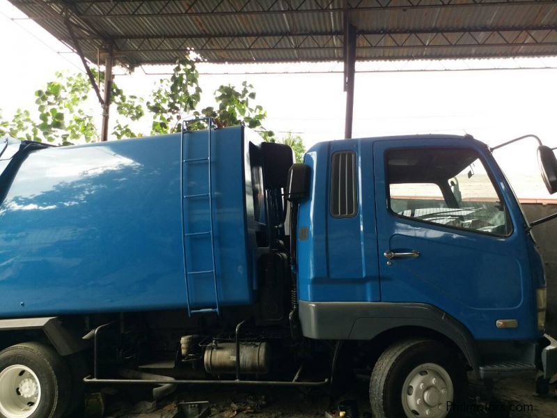 Mitsubishi Fuso Fighter 4 Tons Garbage Compactor 6M61 in Philippines