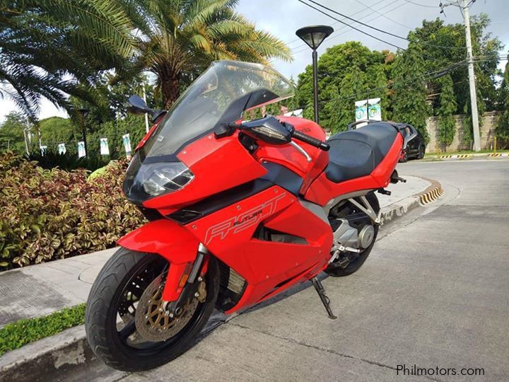 Aprilia RST 1000 Futura