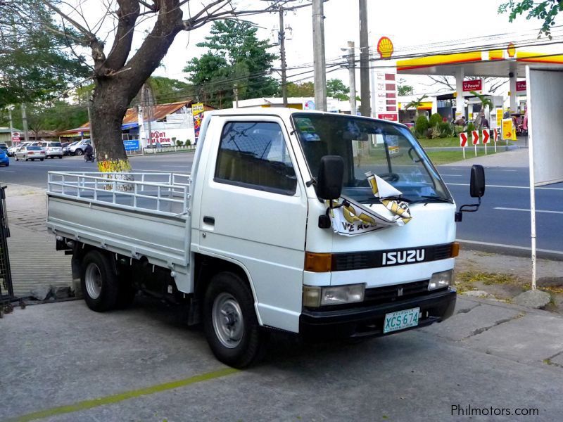 Isuzu ELF in Philippines