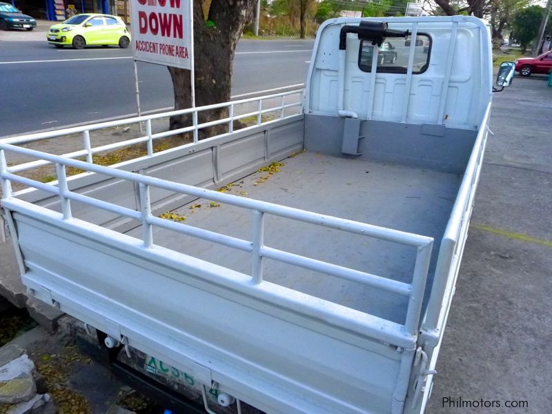 Isuzu ELF in Philippines