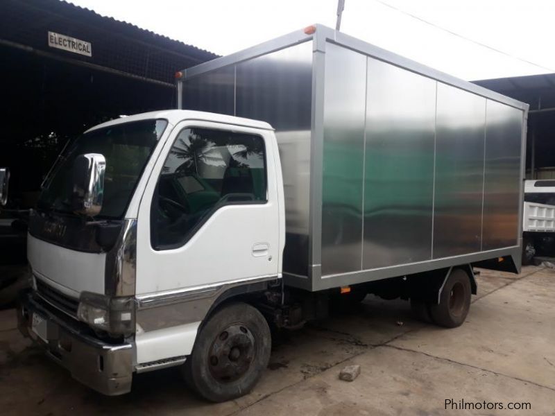 Isuzu ELF NPR Wide Aluminium Closed Box Van 14FT in Philippines