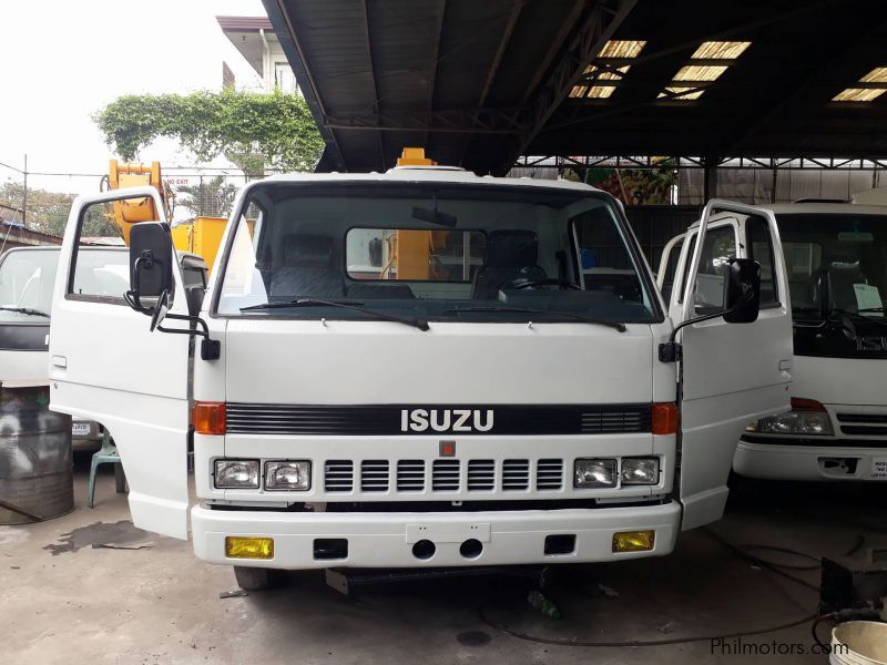 Isuzu NPR BOOM TRUCK in Philippines