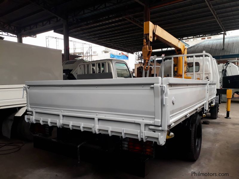 Isuzu NPR BOOM TRUCK in Philippines