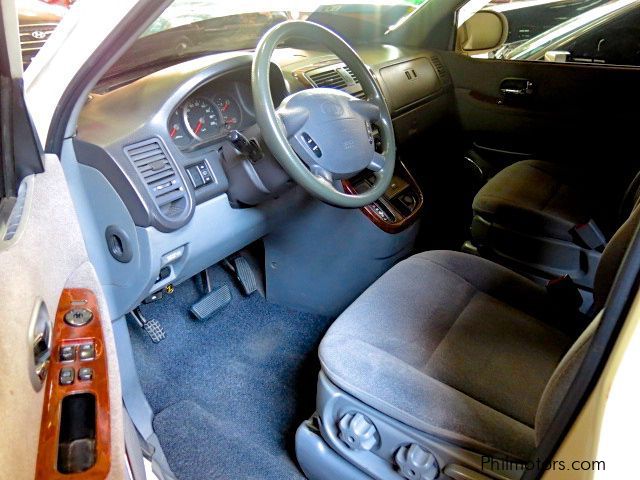 2002 - 2005 KIA SEDONA Katzkin Leather Interior (electric driver seat) (3  row)