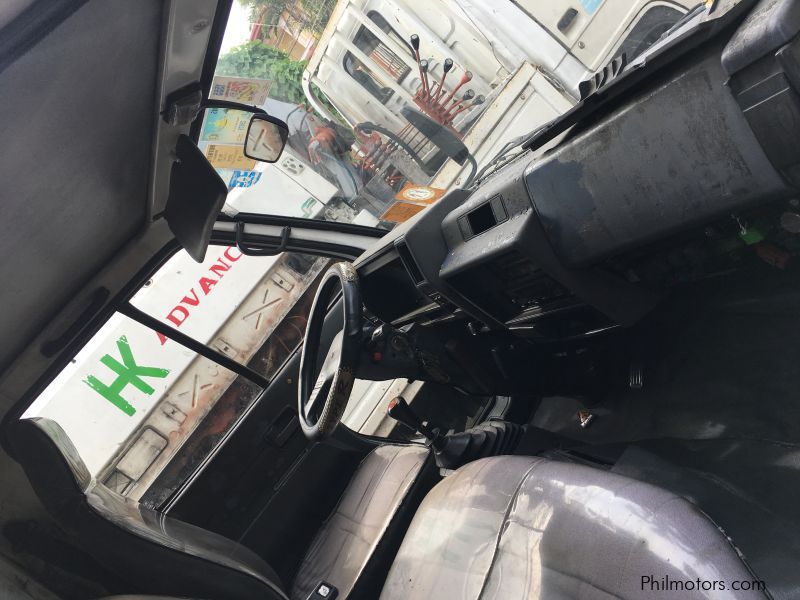 Isuzu Elf Aluminum Van in Philippines