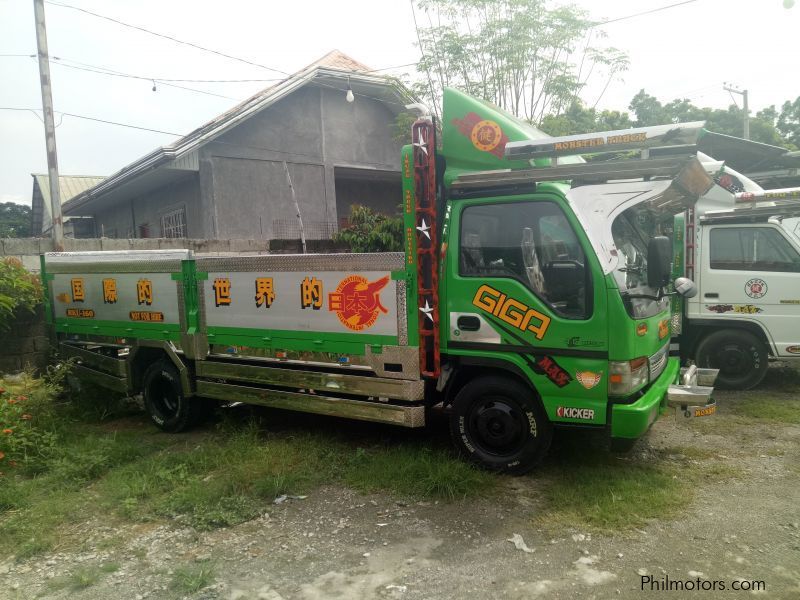 Isuzu Giga in Philippines