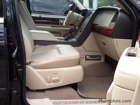 Lincoln Navigator in Philippines