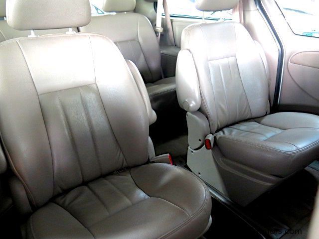 Chrysler Town & Country LXi in Philippines
