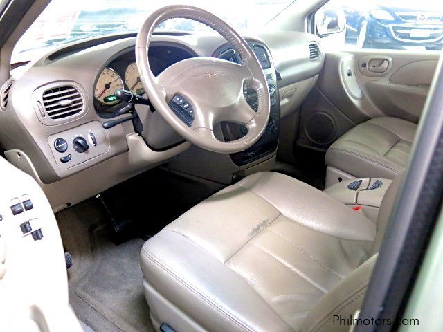 Chrysler Town & Country LXi in Philippines
