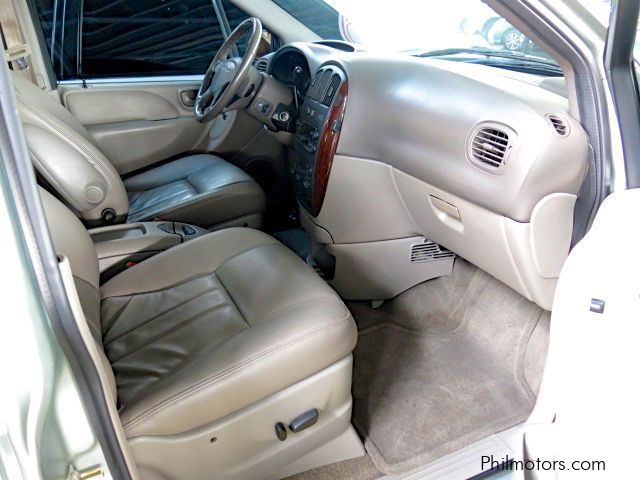 Chrysler Town & Country LXi in Philippines