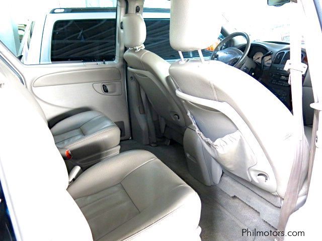 Chrysler Town & Country LXi in Philippines