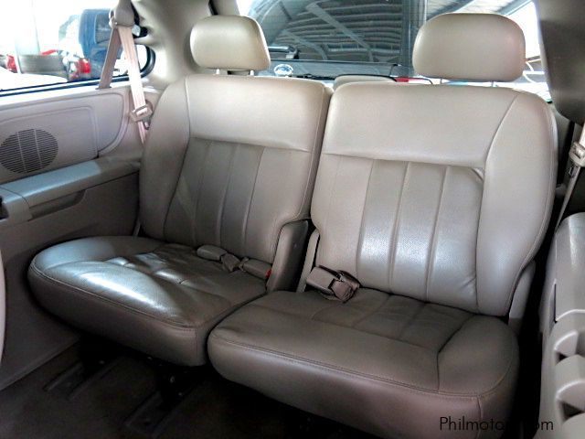 Chrysler Town & Country LXi in Philippines