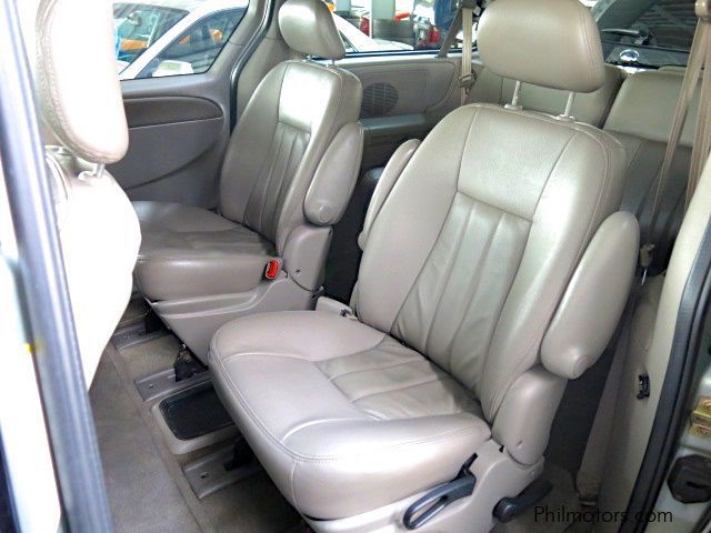 Chrysler Town & Country LXi in Philippines
