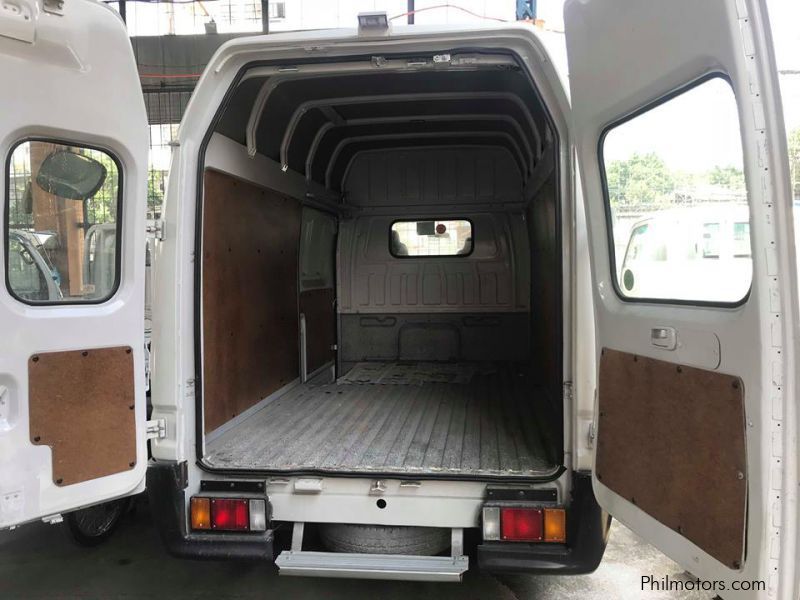 Isuzu 10ft ALuminum Van in Philippines