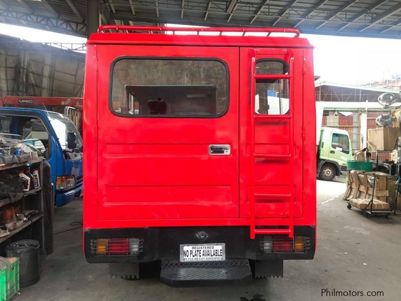 Isuzu 10ft FB Passenger Van in Philippines