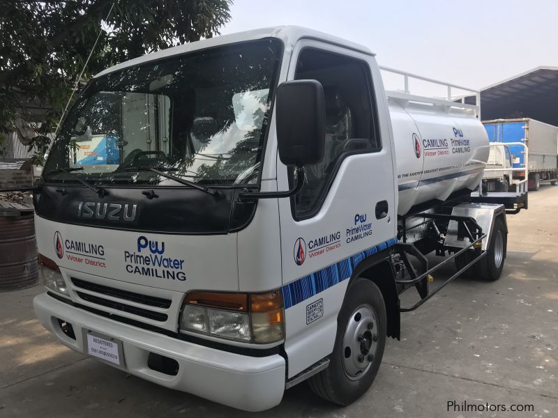 Isuzu 3KL water tanker in Philippines