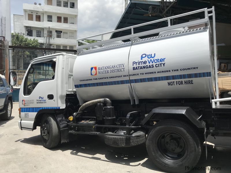 Isuzu 3KL water tanker in Philippines