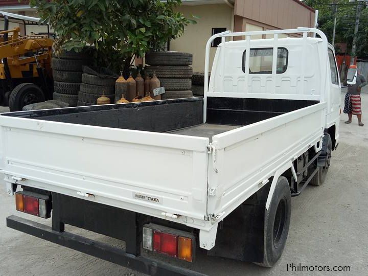 Isuzu Elf in Philippines