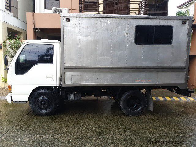 Isuzu Elf in Philippines