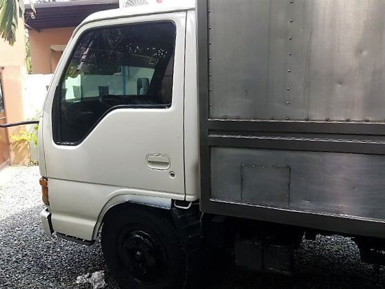 Isuzu Elf in Philippines