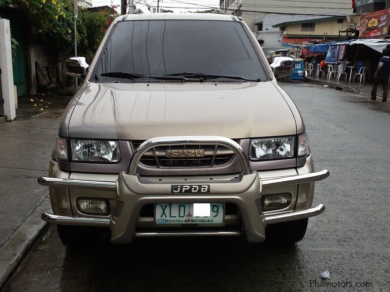 Isuzu crosswind XUV AT in Philippines