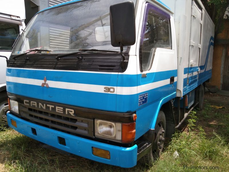 Mitsubishi Canter Freezer van in Philippines