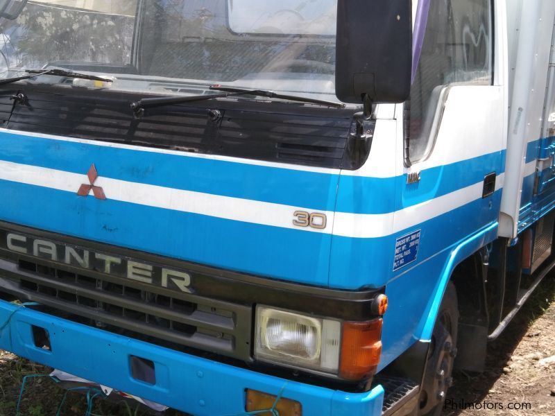 Mitsubishi Canter Freezer van in Philippines