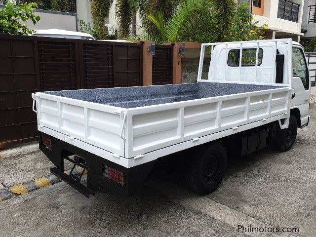 Isuzu Elf in Philippines