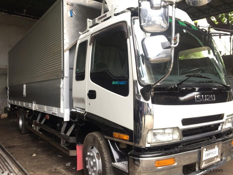 Isuzu Forward 8 studs 6HK1 Wingvan 22FT with Power tailgate in Philippines