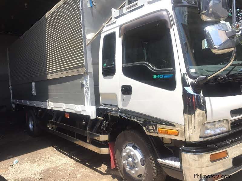 Isuzu Forward 8 studs 6HK1 Wingvan 22FT with Power tailgate in Philippines