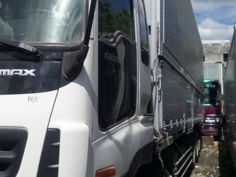 Isuzu 12W Aluminum WIng Van in Philippines