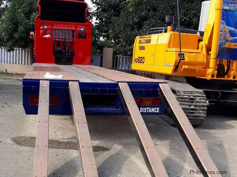 Isuzu 12W GIGA SERIES SELF LOADER in Philippines