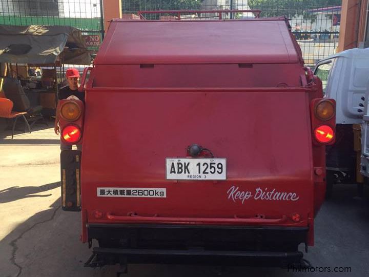 Isuzu 2000kg Garbage Compactor in Philippines