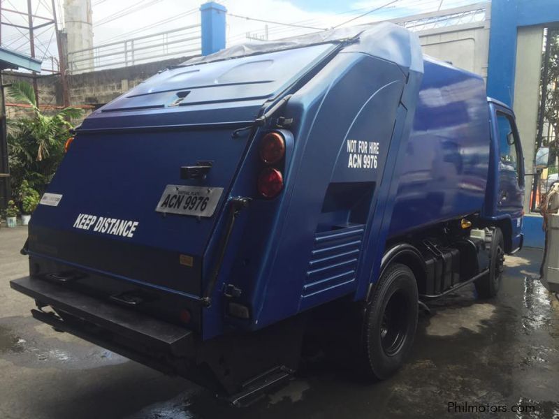 Isuzu 2000kg Garbage Compactor in Philippines