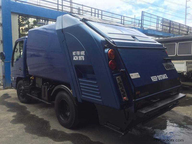 Isuzu 2000kg Garbage Compactor in Philippines