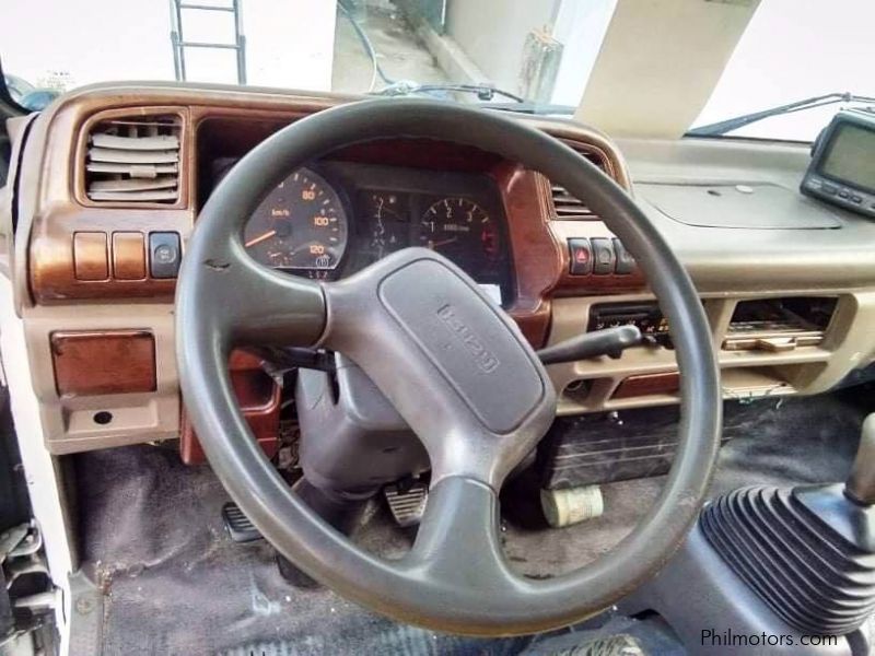 Isuzu ELF GIGA in Philippines