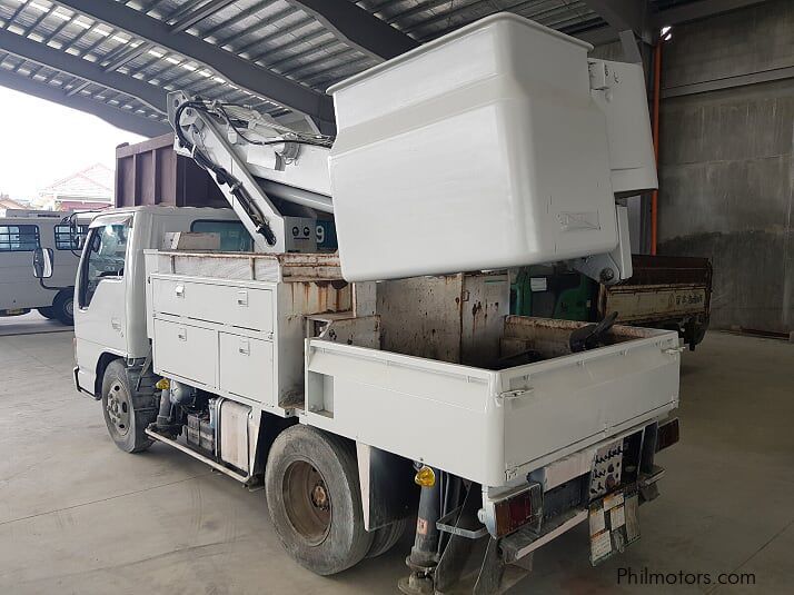 Isuzu Elf in Philippines