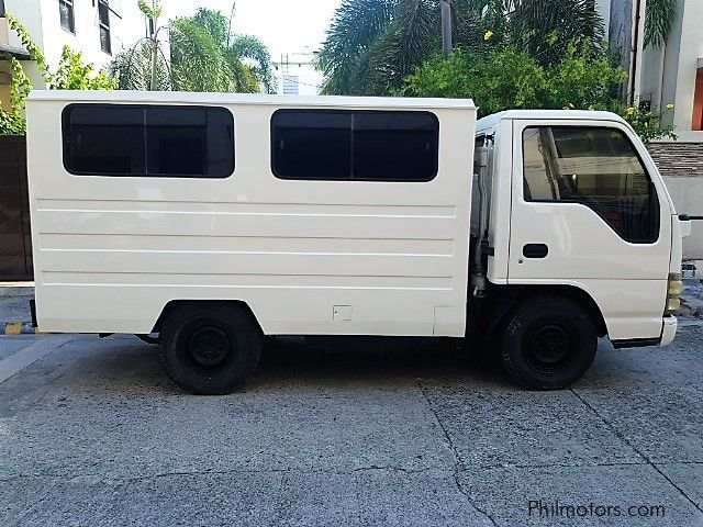 Isuzu Elf in Philippines